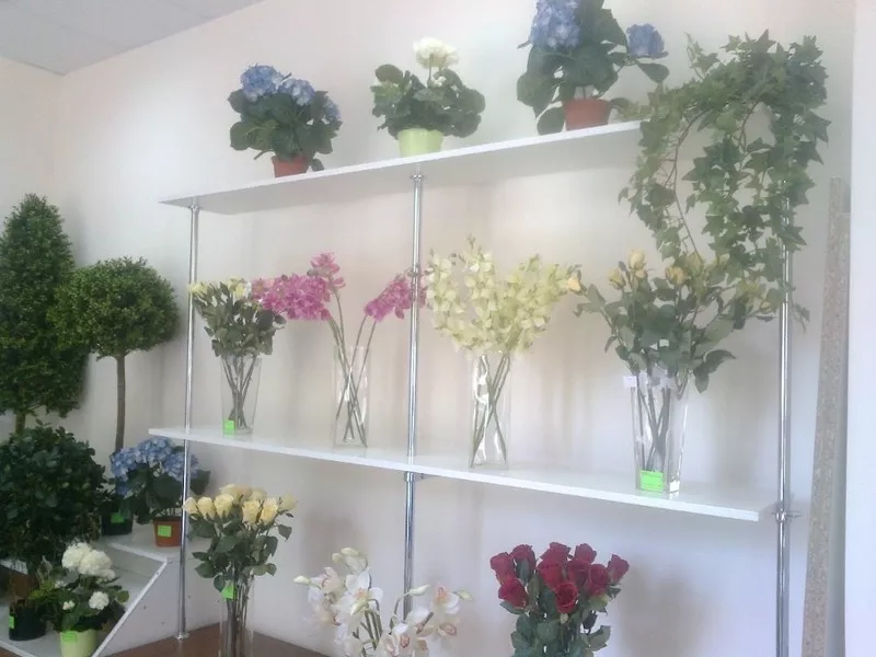 Искусственные цветы и растения для декора