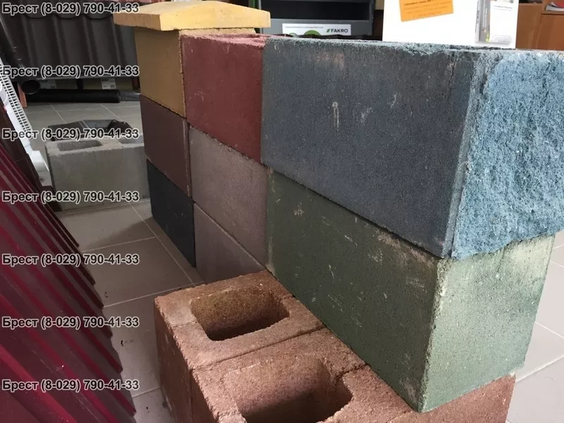 Блок цементно-песчаный декоративный цветной 13