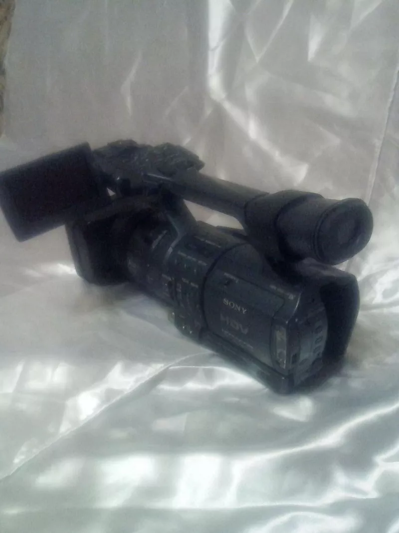 Продам профессиональную видеокамеру Sony FХ-1. 2