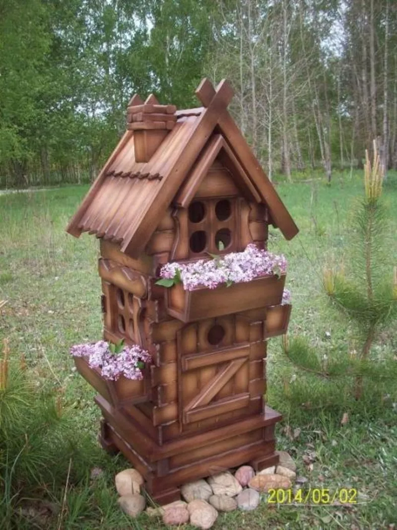 декоративный домик с ящиками для цветов